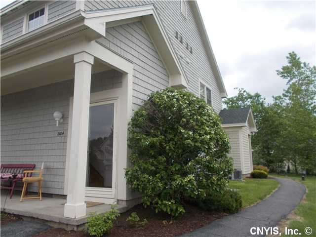 2104 Drummers Ct, Baldwinsville, NY 13027 photo 1
