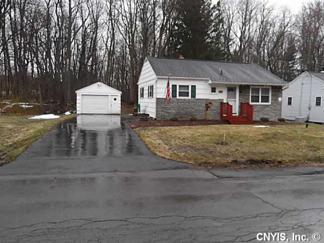 31 Brooks Pl, Baldwinsville, NY 13027 photo 1