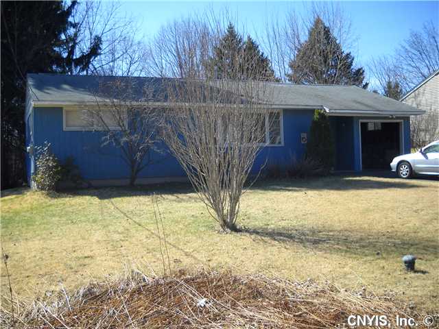 39 Macarthur Rd, Baldwinsville, NY 13027 photo 1