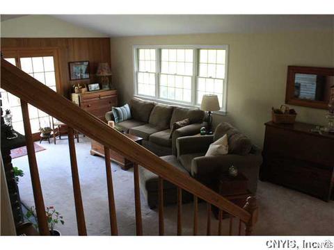 200 Oakmont Dr, Syracuse, NY 13214 photo 12