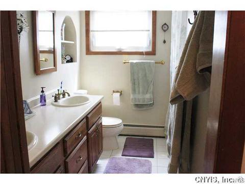 200 Oakmont Dr, Syracuse, NY 13214 photo 10