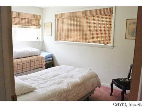 200 Oakmont Dr, Syracuse, NY 13214 photo 9
