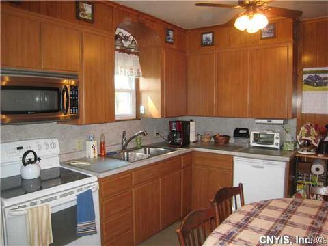 114 Brampton Rd, Syracuse, NY 13205 photo 10
