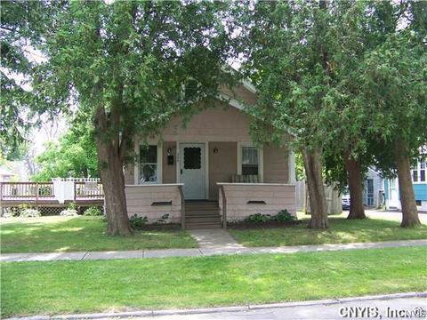 304 E Yates St, East Syracuse, NY 13057 photo 1
