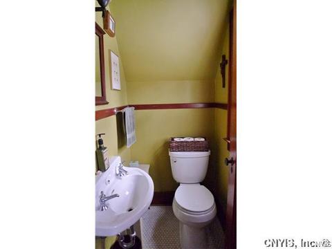 208 Dewitt Rd, Syracuse, NY 13214 photo 9