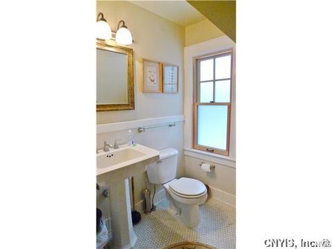 208 Dewitt Rd, Syracuse, NY 13214 photo 21