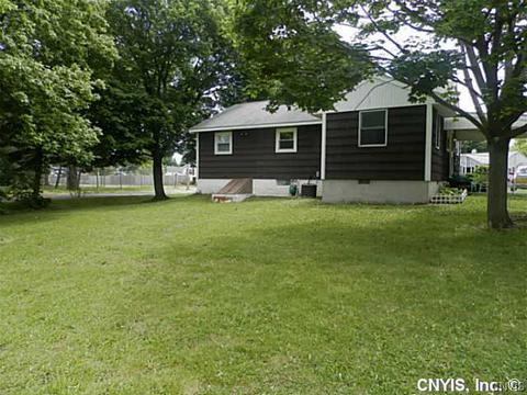 51 Grover St, East Syracuse, NY 13057 photo 24