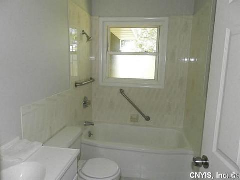 51 Grover St, East Syracuse, NY 13057 photo 19