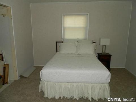 51 Grover St, East Syracuse, NY 13057 photo 12