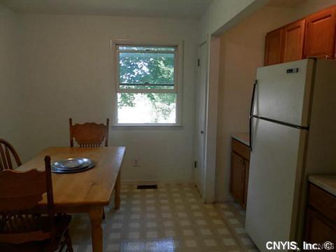 51 Grover St, East Syracuse, NY 13057 photo 10