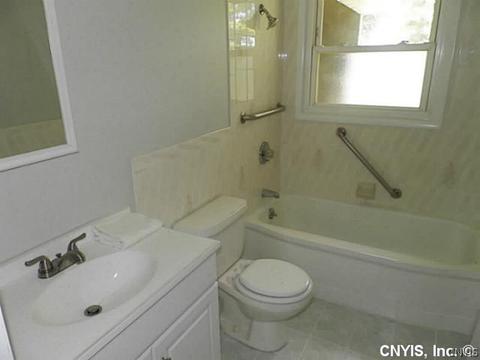 51 Grover St, East Syracuse, NY 13057 photo 20