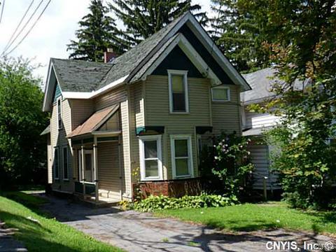 1029 Danforth St, Syracuse, NY 13208 photo 2