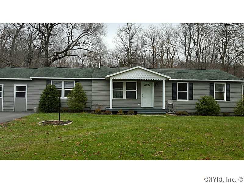 605 Valley Dr E, Chittenango, NY 13037 photo 1