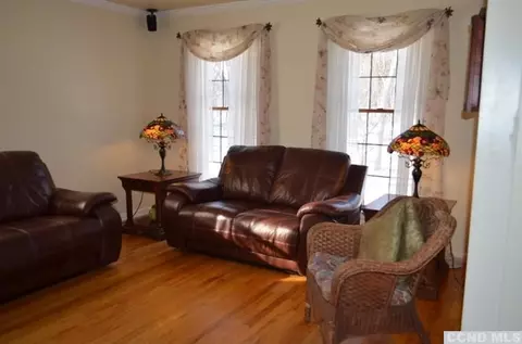 167 E Willets Dr, Red Hook, NY 12571 photo 3
