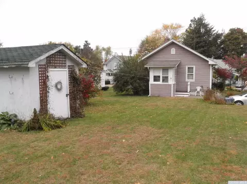 82 Green Ave, Castleton On Hudson, NY 12033 photo 2