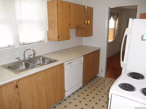82 Green Ave, Castleton On Hudson, NY 12033 photo 9