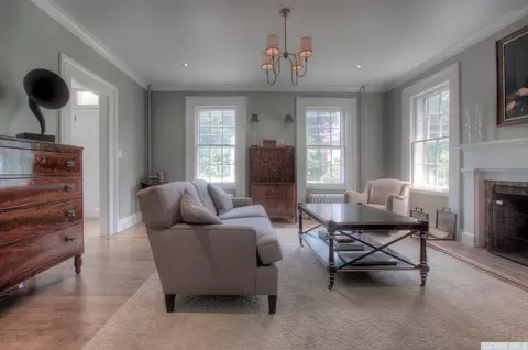 19 Albany Ave, Kinderhook, NY 12106 photo 2