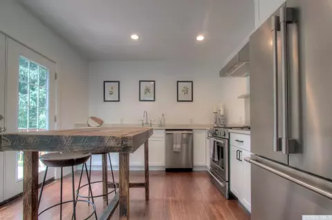 19 Albany Ave, Kinderhook, NY 12106 photo 4