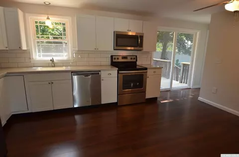 17 Kent Rd, Red Hook, NY 12571 photo 5