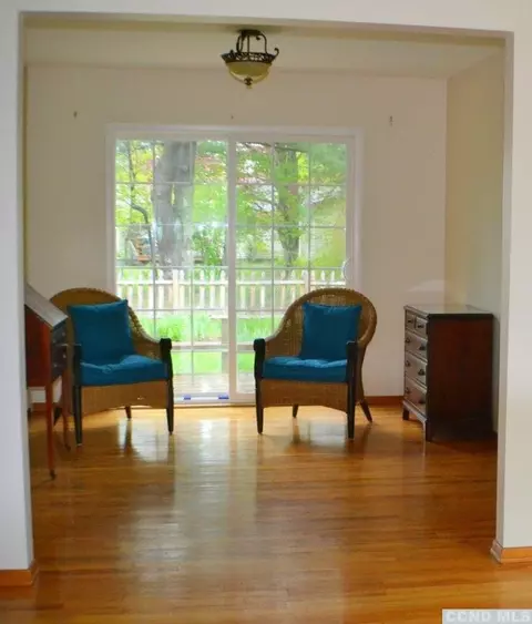 8 Orchard Dr, Kinderhook, NY 12106 photo 3