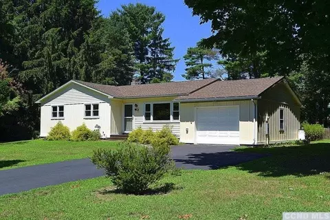 8 Orchard Dr, Kinderhook, NY 12106 photo 1
