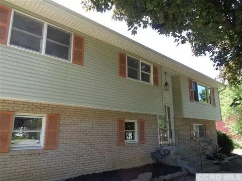 21 Gaffney Ln, Kinderhook, NY 12106 photo 1