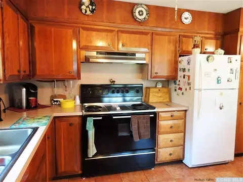 28 Pine St, Catskill, NY 12414 photo 6