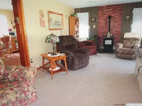 28 Pine St, Catskill, NY 12414 photo 3