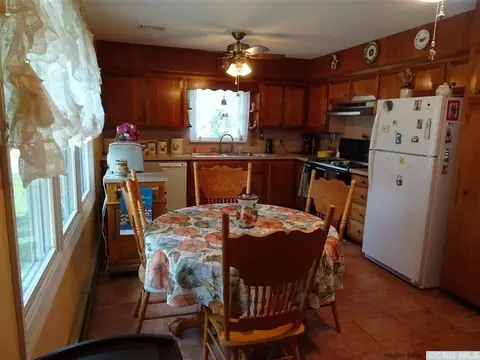 28 Pine St, Catskill, NY 12414 photo 4