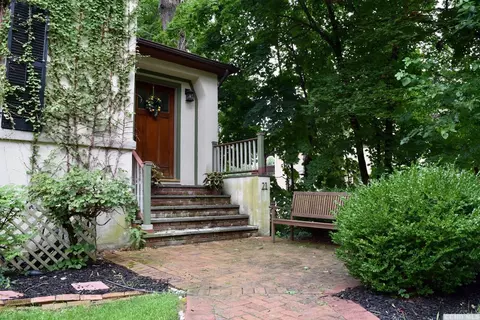 21 Dwight St, Poughkeepsie, NY 12590 photo 4