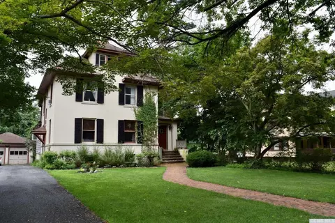 21 Dwight St, Poughkeepsie, NY 12590 photo 2