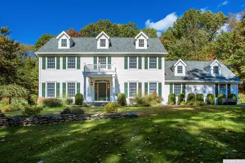 79 Deer Run Rd, Red Hook, NY 12571 photo 2