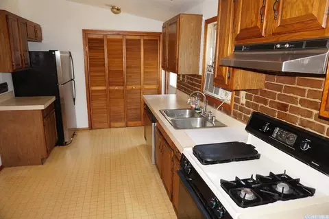 75 Tao Rd, Catskill, NY 12414 photo 6