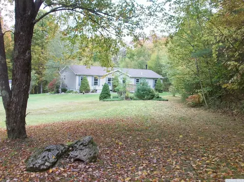 32 Norton Rd, Austerlitz, NY 12017 photo 1