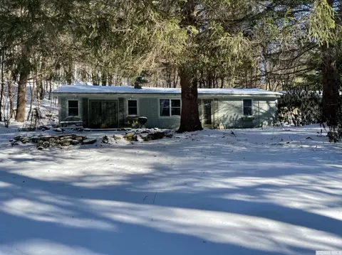 33 E Hill Rd, Austerlitz, NY 12017 photo 1