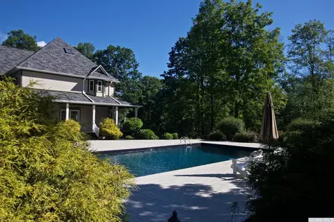 82 Fairway Dr, Kinderhook, NY 12106 photo 3