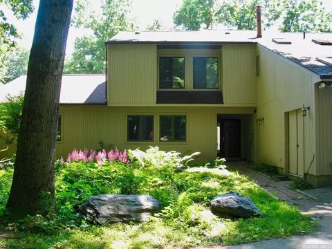 179 E Willets Dr, Red Hook, NY 12571 photo 6