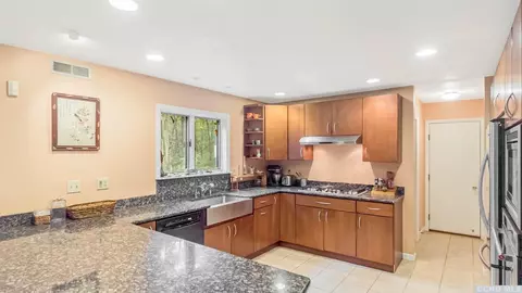 179 E Willets Dr, Red Hook, NY 12571 photo 18