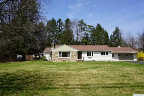 74 Broad St, Kinderhook, NY 12106 photo 1