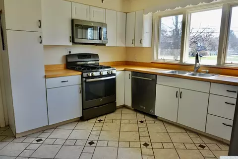 74 Broad St, Kinderhook, NY 12106 photo 7