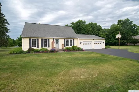 13 Catskill View Dr, Kinderhook, NY 12106 photo 1