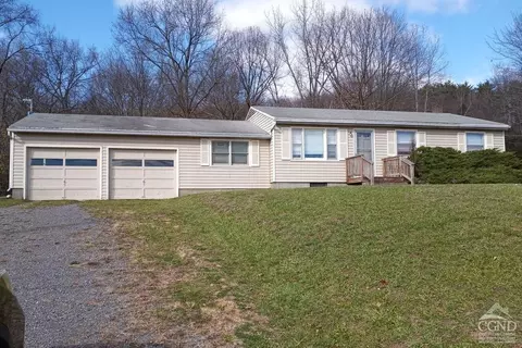 1231 County Rt 7, Ancram, NY 12502
