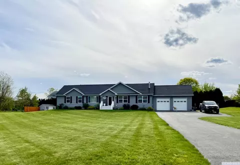 33 Keil Ct, Hudson, NY 12534