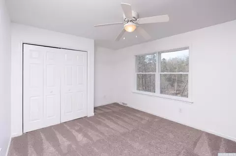 33 Brookhaven Ln, Glenmont, NY 12077 photo 34