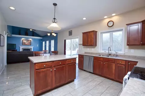 33 Brookhaven Ln, Glenmont, NY 12077 photo 13