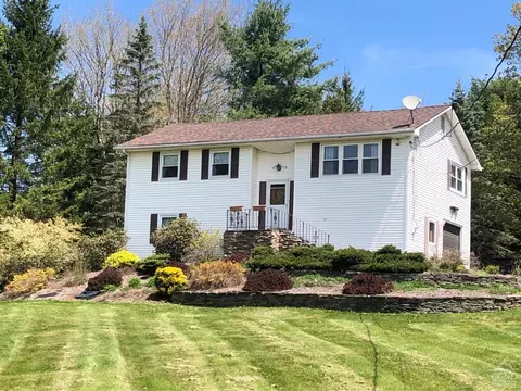34 2 Old Rd, Windham, NY 12496