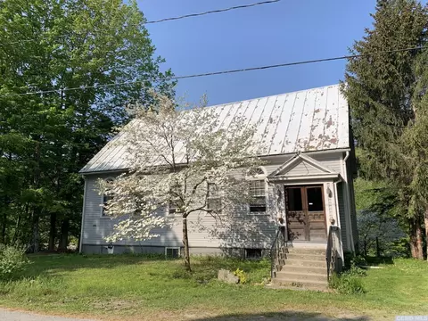 36 Tayer Rd, East Nassau, NY 12062