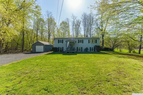 22 County Route 67, Leeds, NY 12451