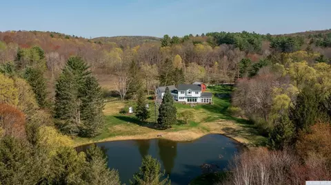 77 Craryville Rd, Taghkanic, NY 12521