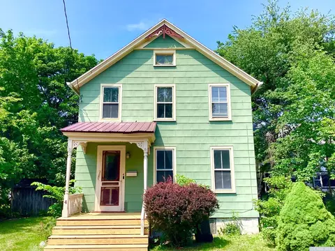 4 Spring, Hudson, NY 12534
